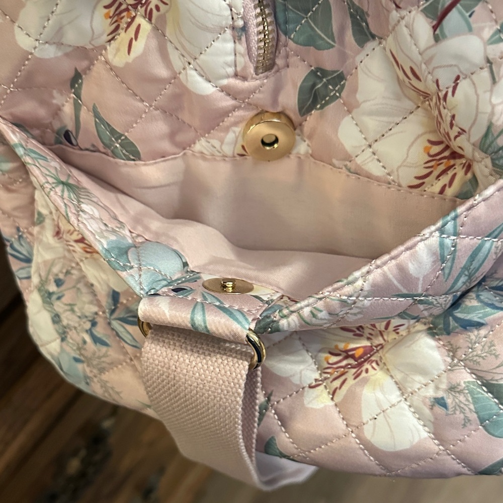 Nanette Lepore Pastel Floral Quilted Travel Bag  Adjustable strap 17”W 9.5” H 9” - Picture 8 of 14